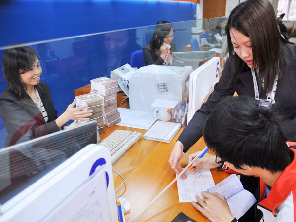 Việc công bố các chỉ số sẽ khiến hoạt động của ngân hàng lành mạnh hơn. Ảnh: Hồng Vĩnh