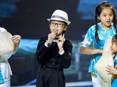 Phương Mỹ Chi hóa 'Việt kiều' vẫn hát dân ca ngọt ngào