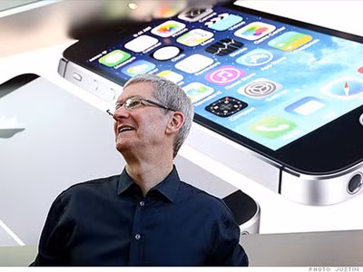 Doanh số iPhone tăng vọt, Apple báo lãi 'khủng'