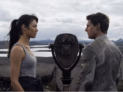 Tom Cruise chơi trò ú tim