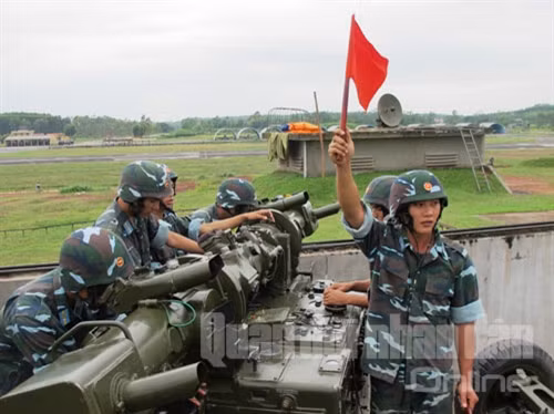 Trung đoàn pháo phòng không 228 thao diễn
