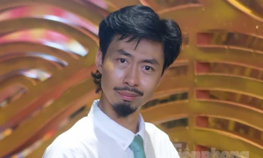 VIDEO: Phản ứng của Đen Vâu khi khán giả ở phố Quán Thánh đồng thanh hát 'Đi về nhà' 
