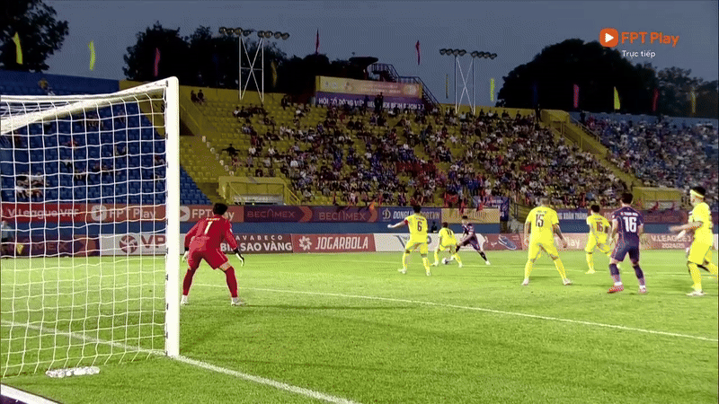 SLNA trắng tay trên sân Bình Dương, nguy cơ để SHB Đà Nẵng bám đuổi ảnh 9