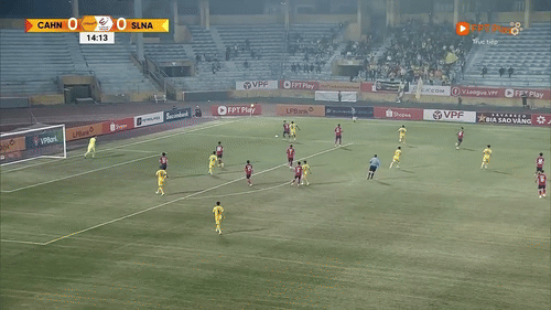 CAHN bất lực trước 10 cầu thủ SLNA ảnh 9 CAHN bất lực trước 10 cầu thủ SLNA ảnh 9