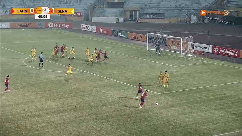 CAHN bất lực trước 10 cầu thủ SLNA ảnh 10 CAHN bất lực trước 10 cầu thủ SLNA ảnh 10