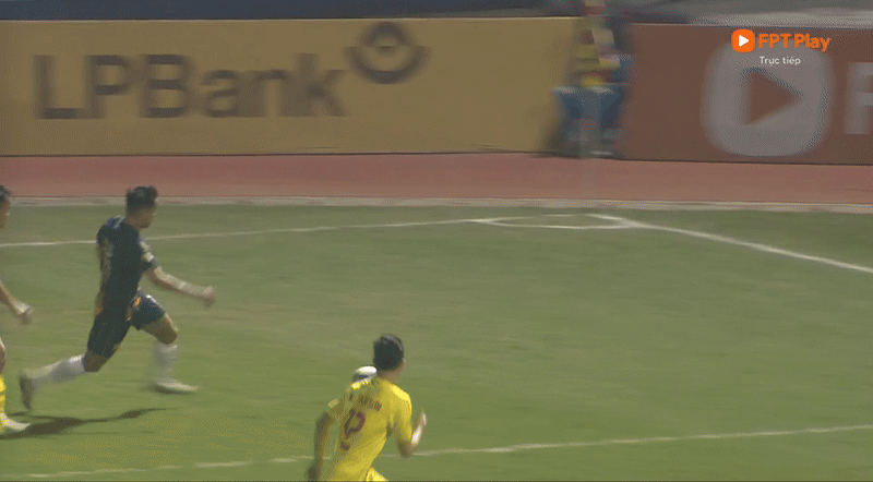 Thanh Hoá thoát thua HAGL nhờ quả phạt đền gây tranh cãi ảnh 14