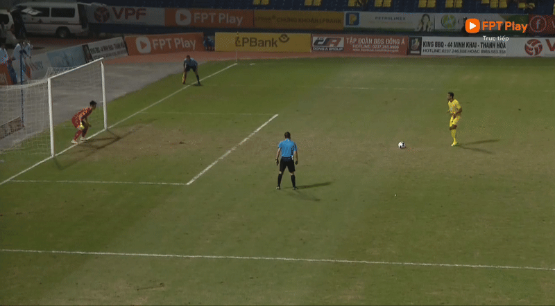 Thanh Hoá thoát thua HAGL nhờ quả phạt đền gây tranh cãi ảnh 15