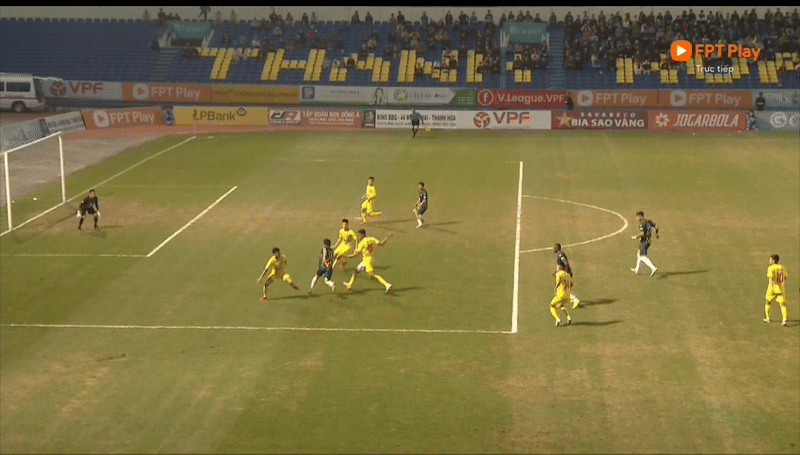 Thanh Hoá thoát thua HAGL nhờ quả phạt đền gây tranh cãi ảnh 6