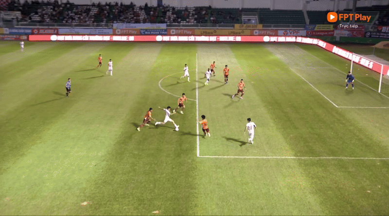 Đè bẹp Bình Dương, HAGL tiến dài trong cuộc đua trụ hạng ảnh 14