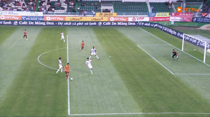 Đè bẹp Bình Dương, HAGL tiến dài trong cuộc đua trụ hạng ảnh 9