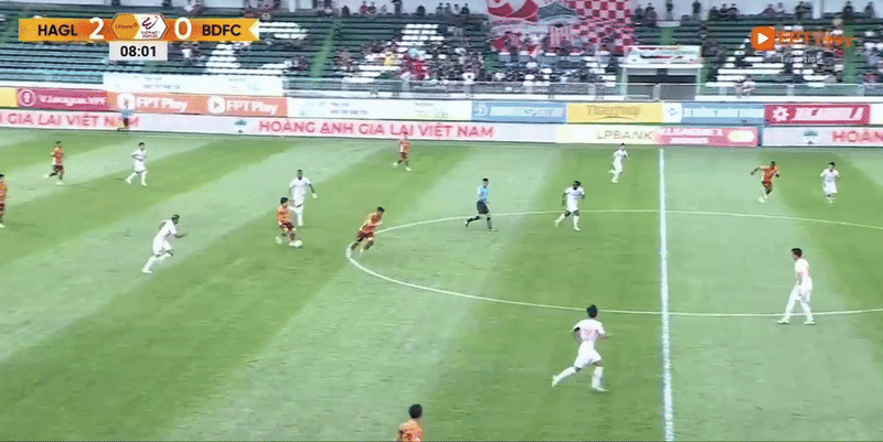 Đè bẹp Bình Dương, HAGL tiến dài trong cuộc đua trụ hạng ảnh 8