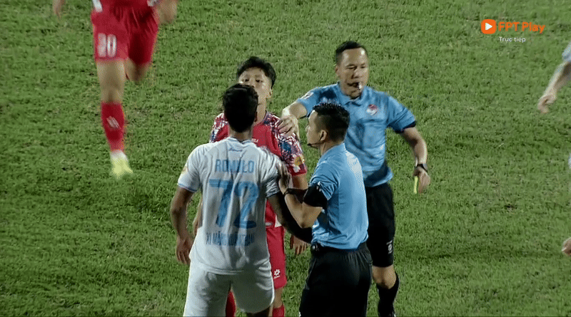 Tp Hồ Chí Minh chia điểm Nam Định trong trận cầu 2 thẻ đỏ ảnh 23 Tp Hồ Chí Minh chia điểm Nam Định trong trận cầu 2 thẻ đỏ ảnh 23