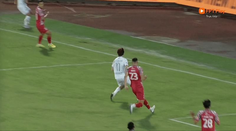 Tp Hồ Chí Minh chia điểm Nam Định trong trận cầu 2 thẻ đỏ ảnh 11 Tp Hồ Chí Minh chia điểm Nam Định trong trận cầu 2 thẻ đỏ ảnh 11