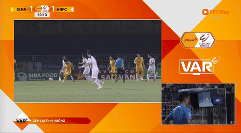 Hà Nội ngược dòng trước SLNA nhờ bàn thắng phút 100 ảnh 16 Hà Nội ngược dòng trước SLNA nhờ bàn thắng phút 100 ảnh 16