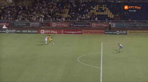 Hà Nội ngược dòng trước SLNA nhờ bàn thắng phút 100 ảnh 17 Hà Nội ngược dòng trước SLNA nhờ bàn thắng phút 100 ảnh 17