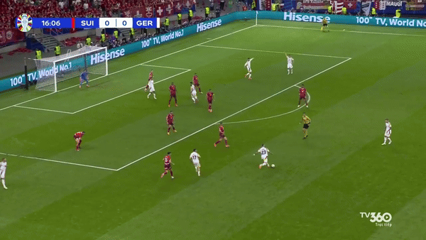 Gỡ hòa phút bù giờ, Đức hú vía giữ lại ngôi đầu bảng A trước Thụy Sỹ ảnh 18 Gỡ hòa phút bù giờ, Đức hú vía giữ lại ngôi đầu bảng A trước Thụy Sỹ ảnh 18