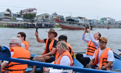Đừng để du lịch đường sông chỉ là những chuyến tàu ‘vô hồn’