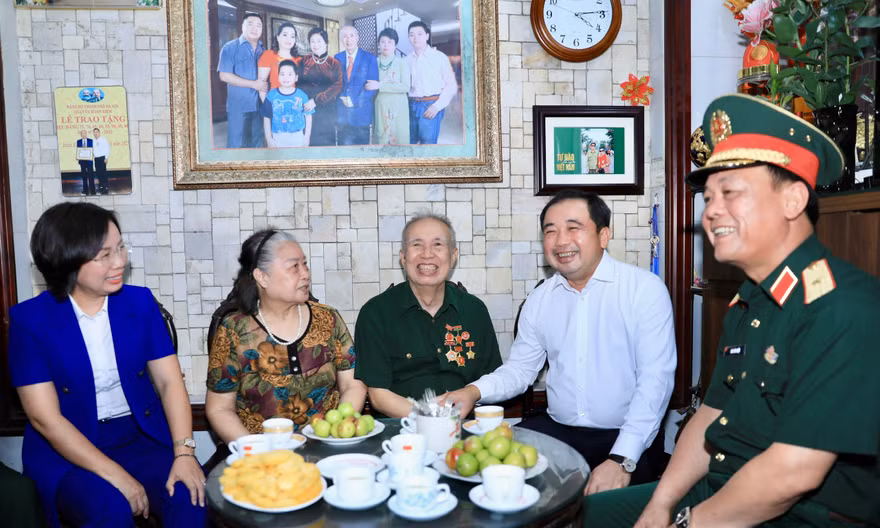 Bí thư Hà Nội: 'Đền ơn đáp nghĩa', 'uống nước nhớ nguồn' là mệnh lệnh từ trái tim
