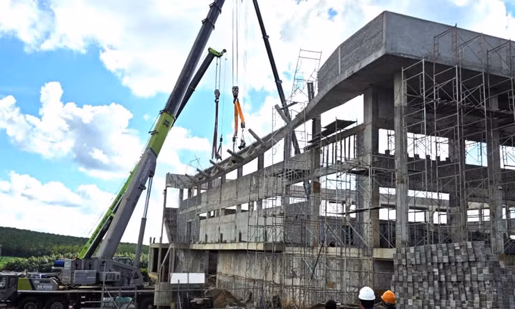 Nhà thi đấu hơn 22 tỷ đồng bất ngờ sập một phần khi chưa hoàn thành