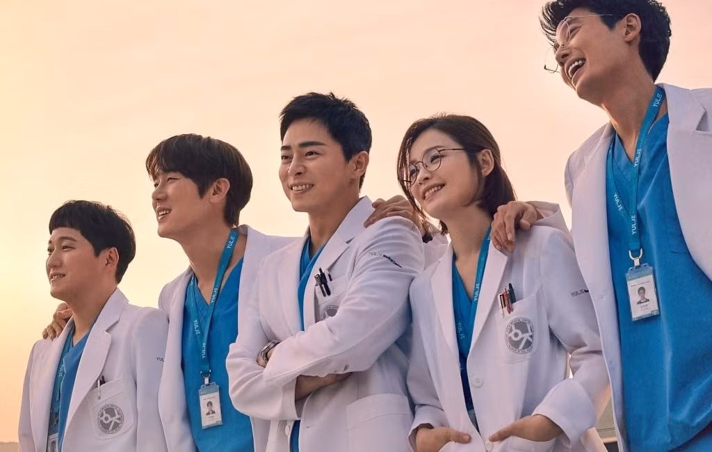 thegioidienanhvn-stores-news-dataimages-phuongthao-102021-02-14-0257-hospital-playlist-tvn-180821-e1629275216924.jpg