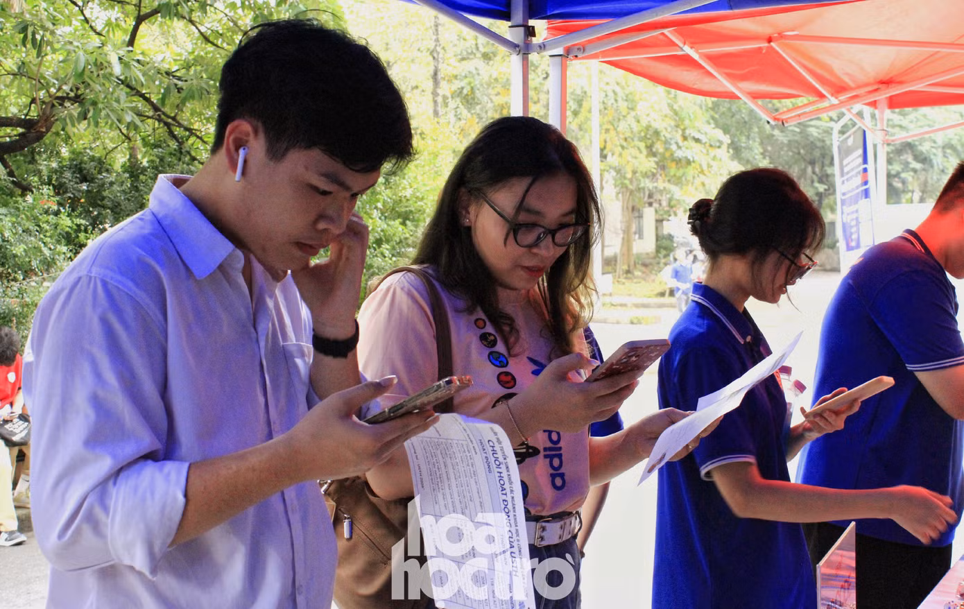hht-ngay-hoi-tuyen-sinh-khcn-1.jpg