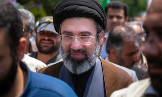 Khói bốc lên ở thủ đô Tehran của Iran sau một vụ không kích ngày 6/3. Ảnh: TOI Media.