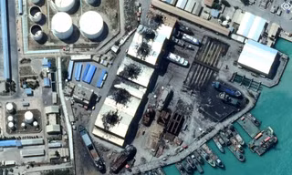 Nhà máy điện hạt nhân Bushehr bị không kích, gây hư hại phần phụ trợ và khiến 1 người thiệt mạng. Ảnh: Daily Sabah.