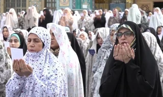 Một lễ cầu nguyện của người Iran. Ảnh: AP.