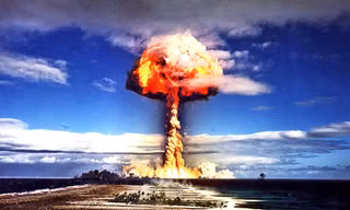 Nga kêu gọi Mỹ và các quốc gia khác ngăn chặn EU phát triển vũ khí hạt nhân. Minh họa: Flick.