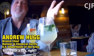 Quan chức hạt nhân Mỹ Andrew Hugg trong vụ camera giấu kín tiết lộ nhiều thông tin nhạy cảm liên quan vũ khí hạt nhân, Iran, Ukraine... Ảnh: CJF.