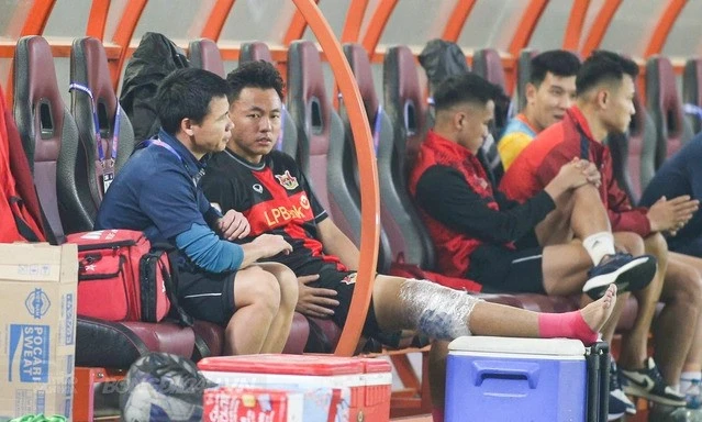 Tiền vệ Thái Sơn sẽ phải nghỉ thi đấu dài hạn.