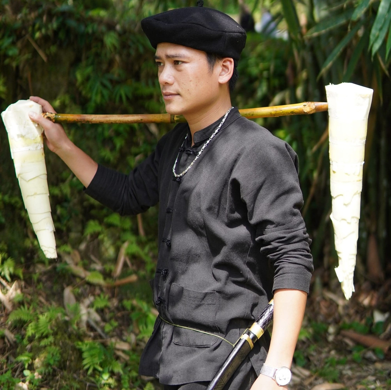 Anh Chẩu Thanh Ngà, Bí thư Đoàn Xã Thượng Lâm, thành viên sáng lập Hợp tác xã Thanh niên Thượng Lâm và homestay Tài Ngào. 3987.jpg