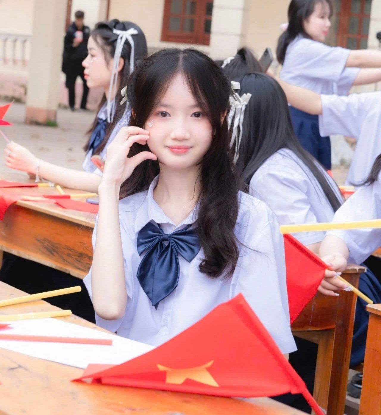 Hà Châu gây ấn tượng với bảng điểm có Sử 10 cùng lợi thế vượt trội cho các ngành ngoại ngữ. anh-4-7.jpg