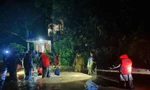 Giải cứu 3 người bị nước lũ cô lập ở Thanh Hóa