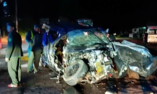 Ô tô bị 'vò nát' sau cú đấu đầu kinh hoàng ở Lâm Đồng, 2 người tử vong tại chỗ