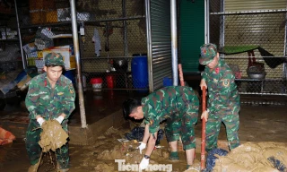 Bộ đội đến từng nhà dân