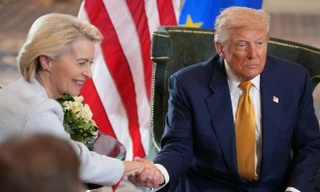 Giá vàng lao dốc vì thỏa thuận giữa ông Trump và châu Âu 