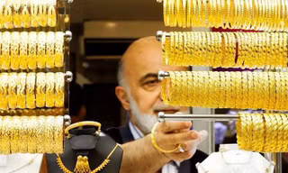 Giá vàng biến động, chứng khoán 'thấp thỏm' chờ tin quan trọng