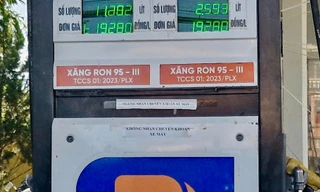 Bất bình một cây xăng 'không nhận chuyển khoản đối với xe máy'