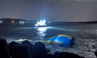 Sóng lớn đánh chìm tàu cá ở Lâm Đồng, một thuyền viên mất tích