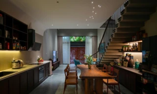 Nhà phố 'tự làm mát' con gái xây dành tặng bố mẹ