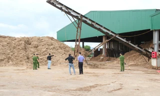 Ngã từ độ cao 6m, hai công nhân thương vong trong xưởng gỗ tại Lào Cai