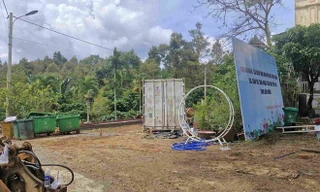 Container tuột cáp, đè chết tài xế xe cẩu