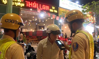 Cảnh sát Giao thông Lâm Đồng ra quân tổng kiểm soát hoạt động kinh doanh vận tải.