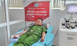 Đại úy vượt hơn 70km hiến tiểu cầu nhóm máu hiếm cứu người