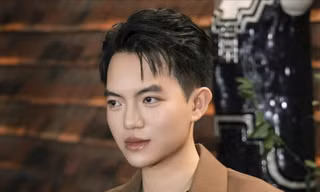 Tôn vinh tranh Nguyễn Gia Trí trên sàn diễn quốc tế