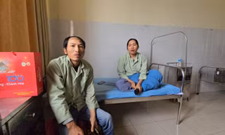 Hai công đang được điều trị tại Bệnh viện Đa khoa Lâm Đồng.