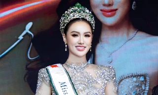 Á hậu Trịnh Mỹ Anh tự xin đi thi Hoa hậu Trái Đất