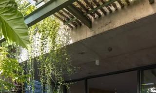  Nhà trong ngõ đón nắng vào nhà với khe thoáng, gốc hở