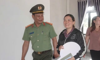 Lâm Đồng bàn giao căn nhà đầu tiên trong 'Chiến dịch Quang Trung' cho người dân 